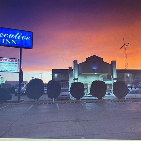 Executive Inn Одеса Екстериор снимка