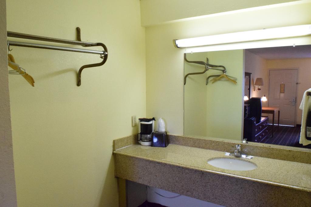Executive Inn Одеса Стая снимка