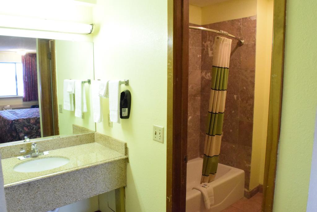 Executive Inn Одеса Стая снимка