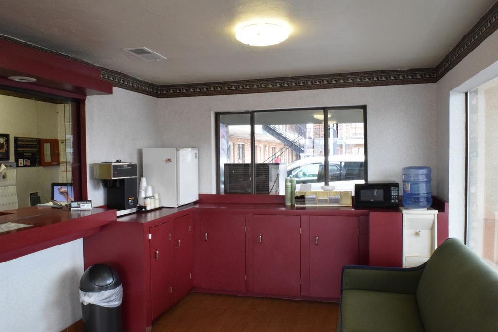 Executive Inn Одеса Екстериор снимка