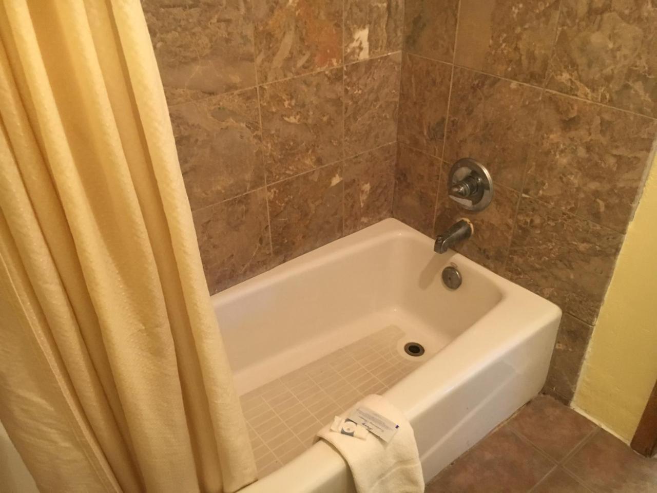 Executive Inn Одеса Екстериор снимка