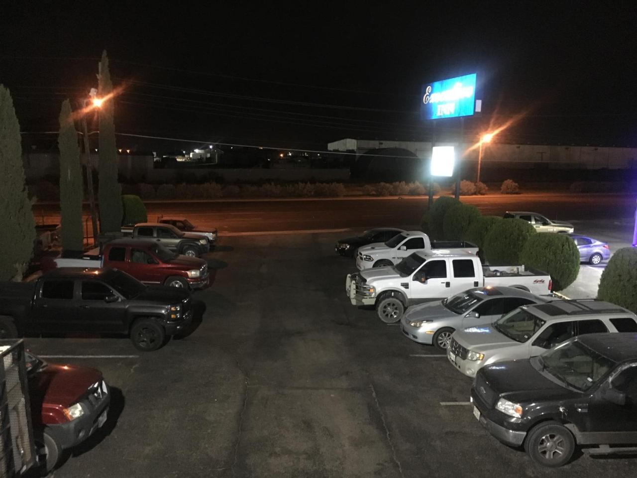 Executive Inn Одеса Екстериор снимка