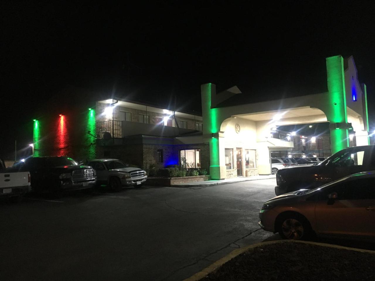 Executive Inn Одеса Екстериор снимка