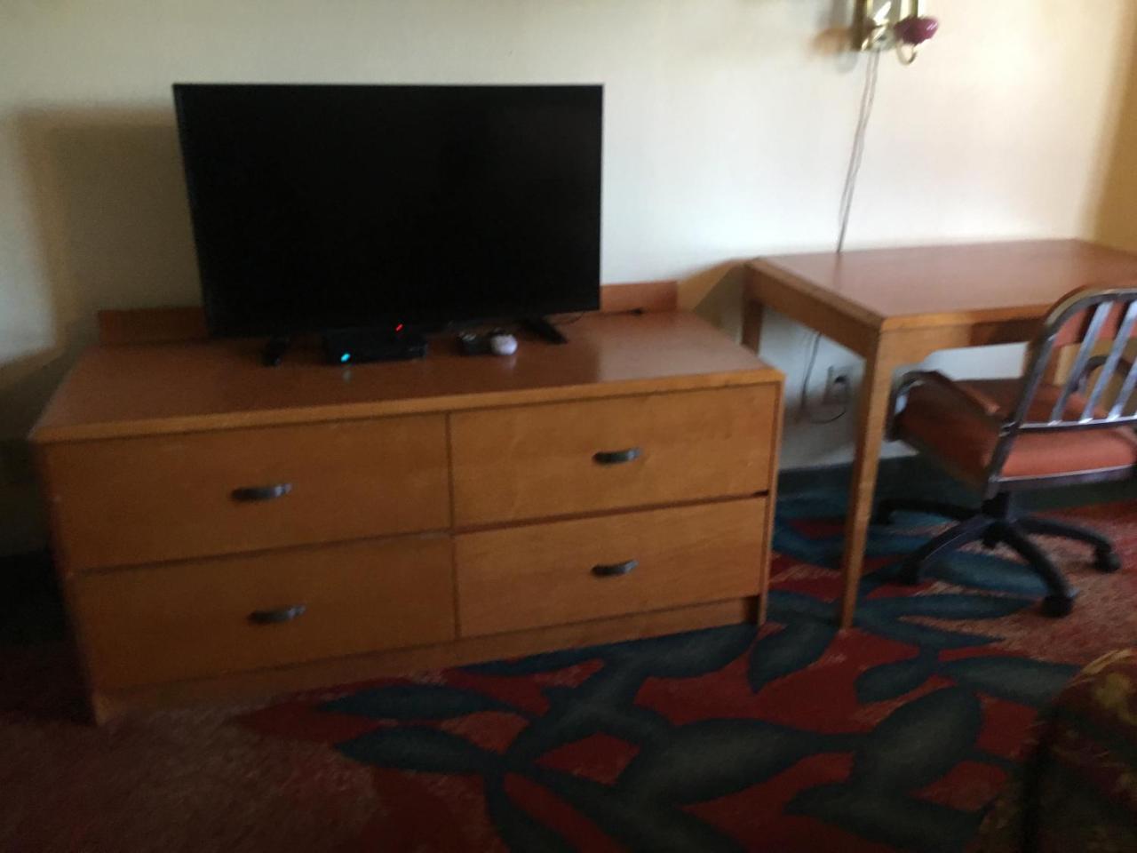 Executive Inn Одеса Екстериор снимка